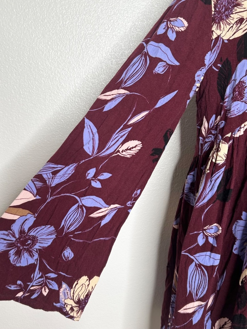Free People Womens Maroon & Purple Floral V-Neck Smocked Long Sleeve Tunic Top L - Picture 3 of 10